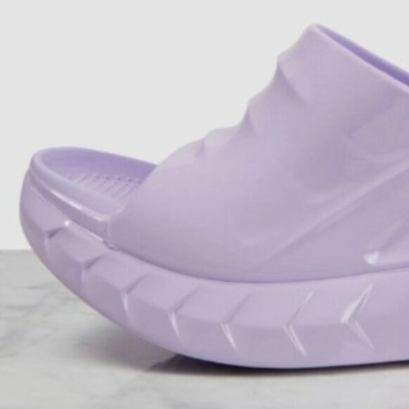 Givenchy Marshmallow Gloss Rubber Wedges Very Gently Worn - Picture 4 of 4